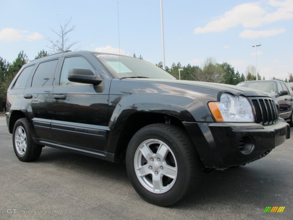 Brilliant Black Crystal Pearl 2005 Jeep Grand Cherokee Laredo Exterior Photo #77315895