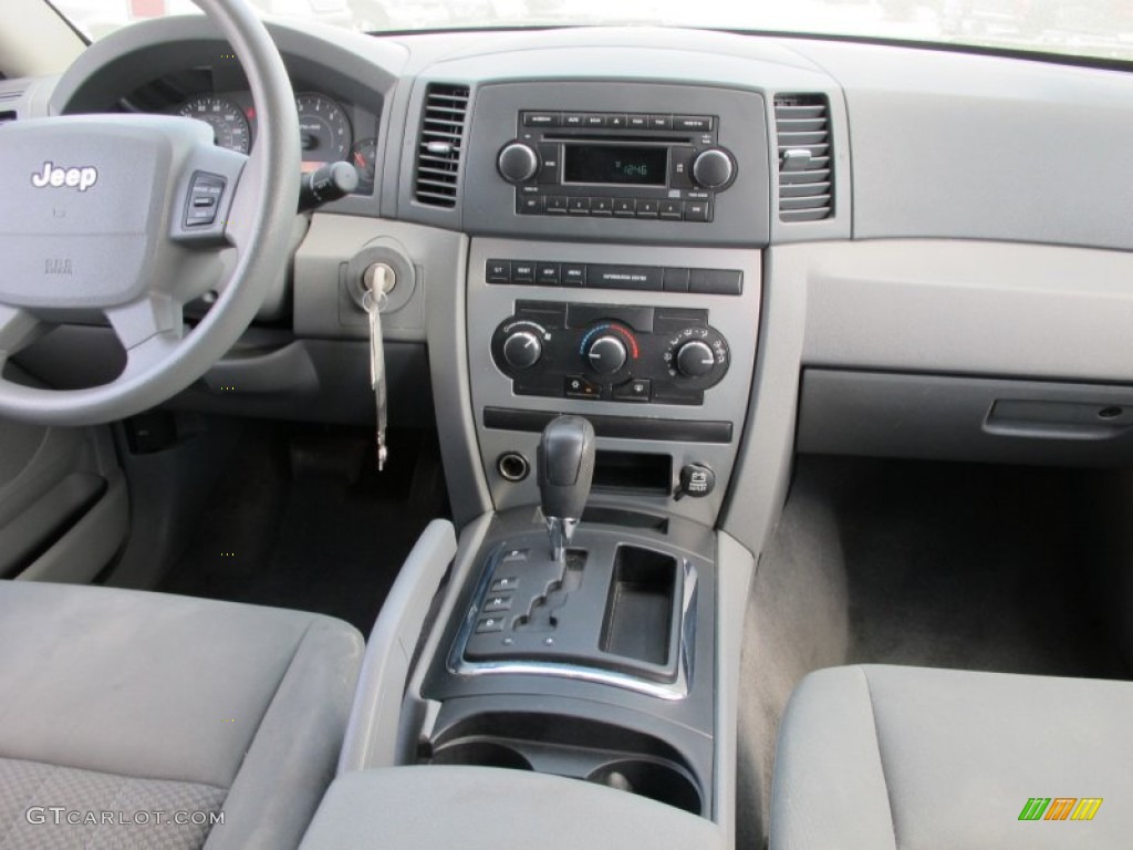 2005 Jeep Grand Cherokee Laredo Medium Slate Gray Dashboard Photo #77316066