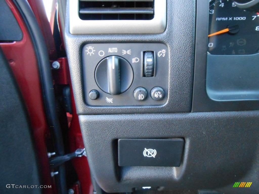 2010 GMC Canyon SLE Crew Cab Controls Photo #77321289
