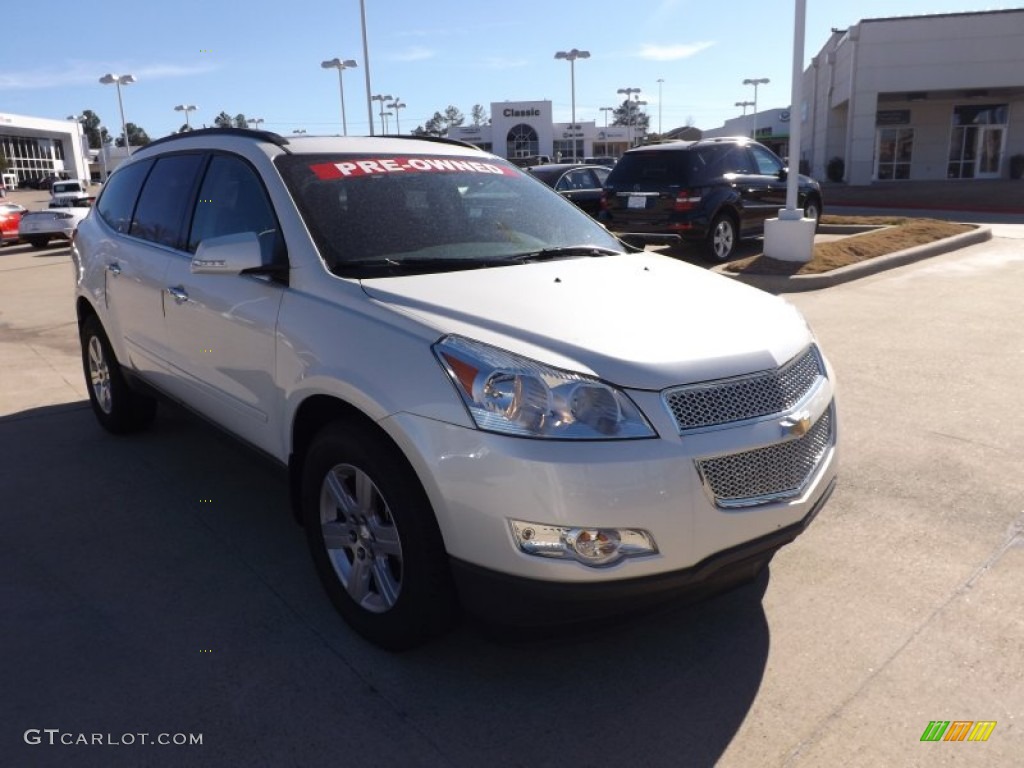 White Chevrolet Traverse