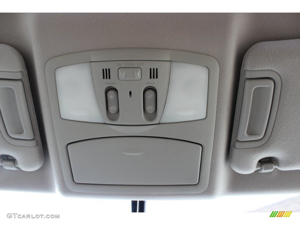 2012 Nissan Quest 3.5 SL Controls Photo #77322429
