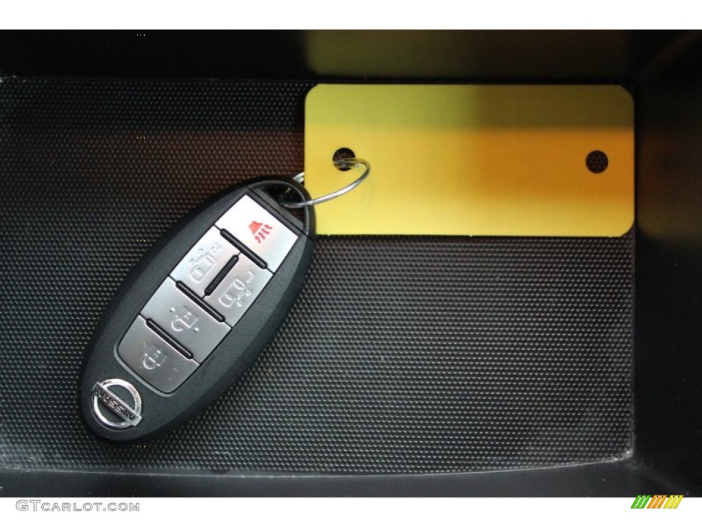 2012 Nissan Quest 3.5 SL Keys Photos