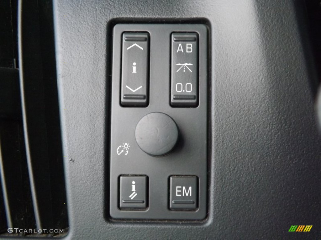 2005 Cadillac STS V6 Controls Photo #77325036