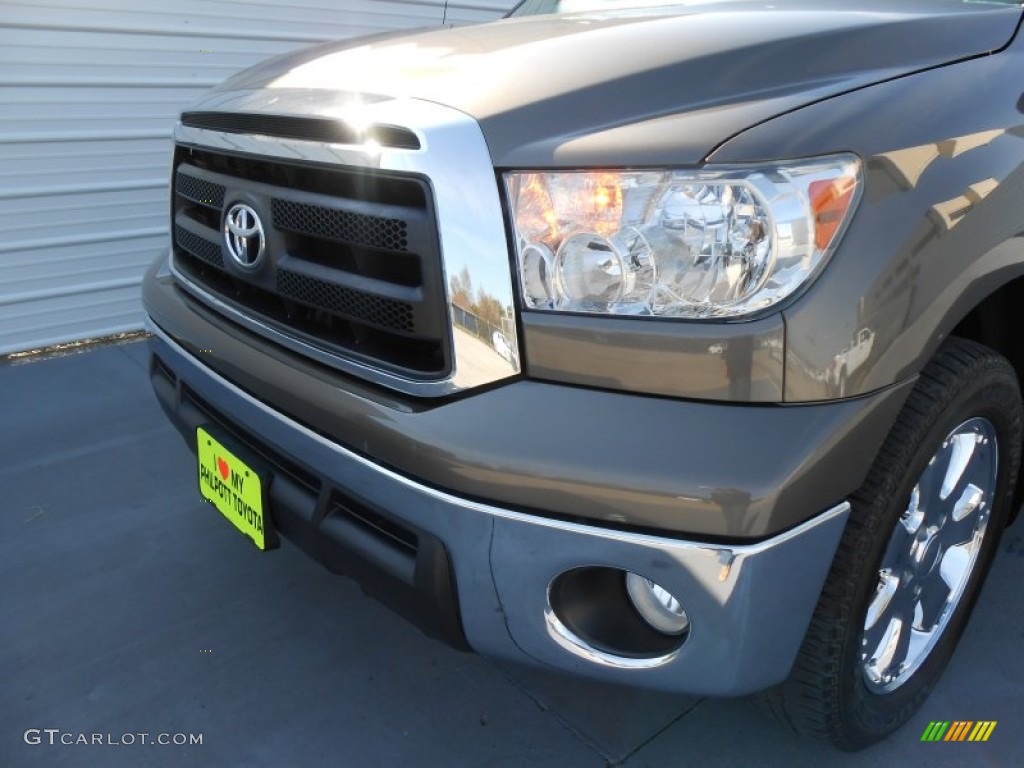 2010 Tundra SR5 CrewMax - Pyrite Brown Mica / Graphite Gray photo #14