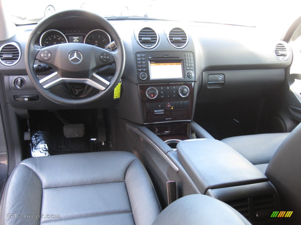 Black Interior 2010 Mercedes-Benz ML 350 Photo #77325513