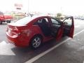 Victory Red - Cruze LT/RS Photo No. 10