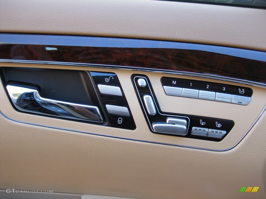 2010 Mercedes-Benz S 550 Sedan Controls Photo #77326303