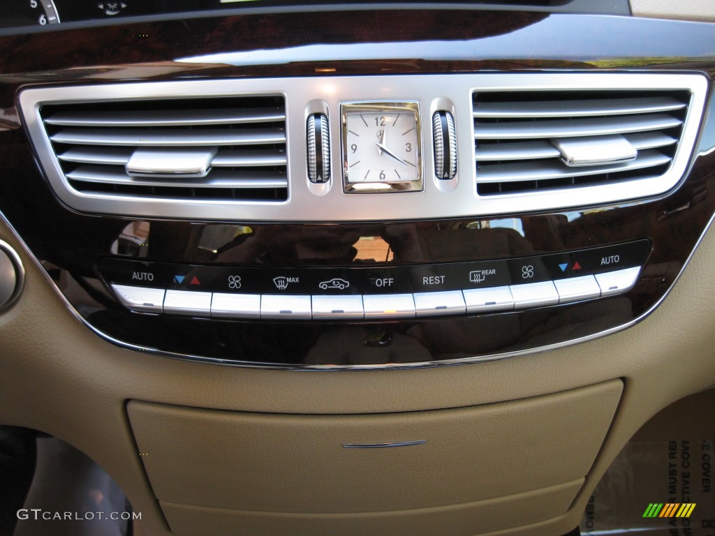 2010 Mercedes-Benz S 550 Sedan Controls Photo #77326737