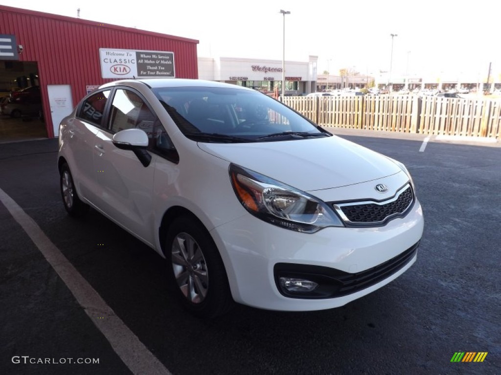 Clear White Kia Rio