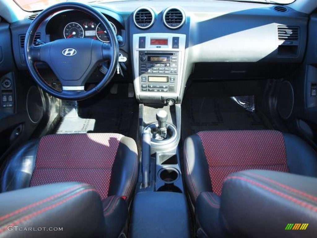 2006 Hyundai Tiburon GT Black/Red Dashboard Photo #77333253