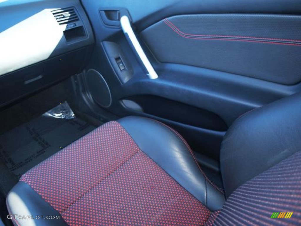 Black/Red Interior 2006 Hyundai Tiburon GT Photo #77333315