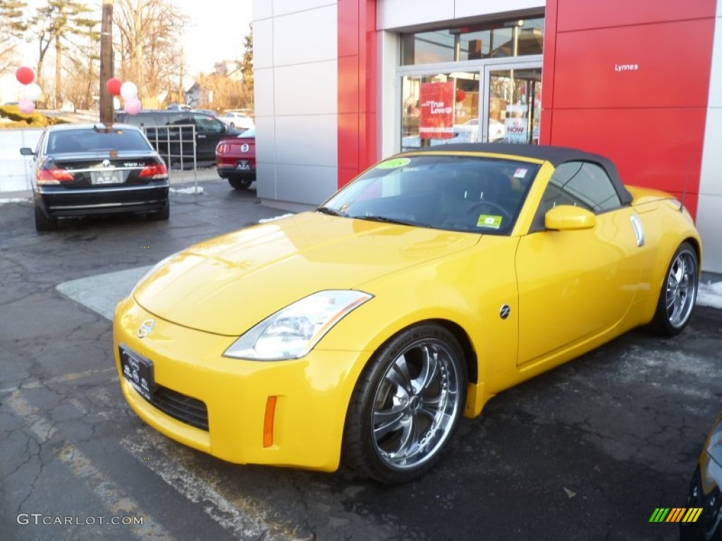 2005 350Z Touring Roadster - Ultra Yellow Metallic / Charcoal photo #4