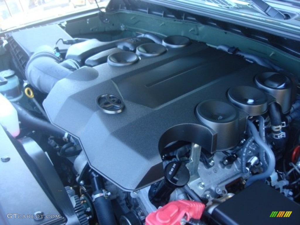 2011 Toyota FJ Cruiser 4WD Engine Photos
