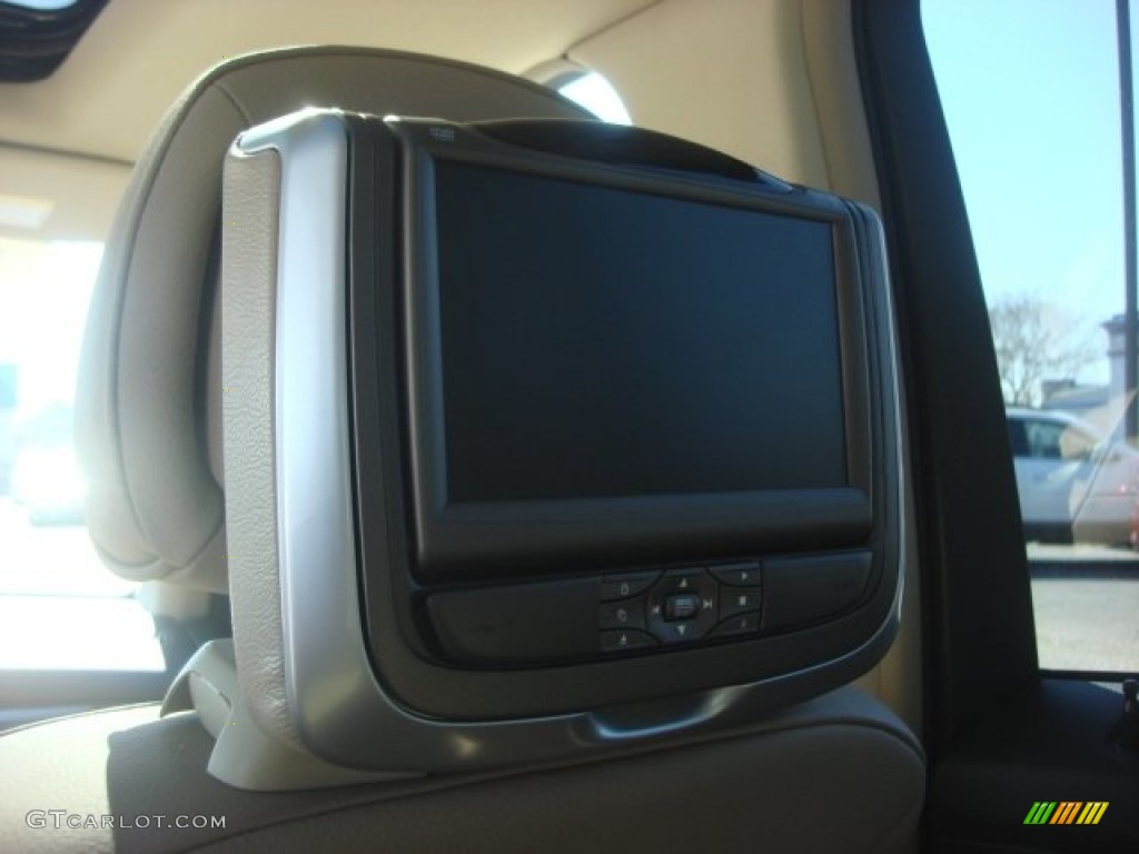 2011 Mercedes-Benz GLK 350 Entertainment System Photos