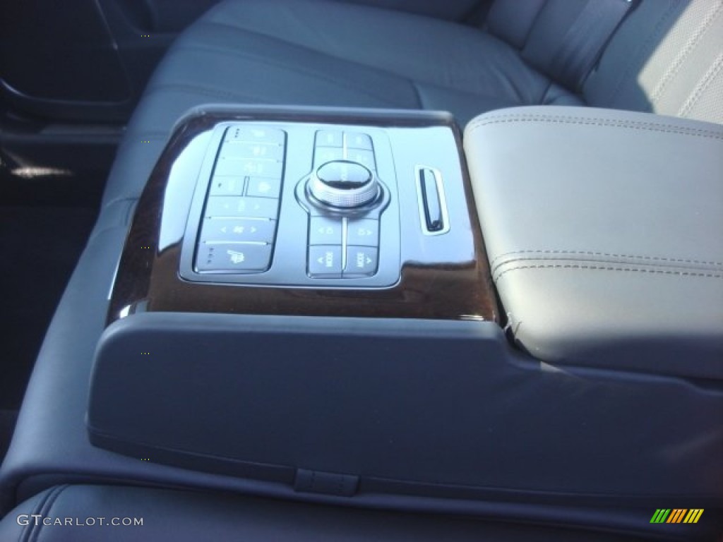 2012 Equus Signature - Platinum Metallic / Jet Black photo #22