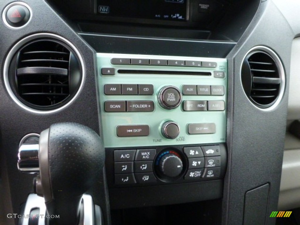 2010 Honda Pilot LX 4WD Controls Photo #77337793