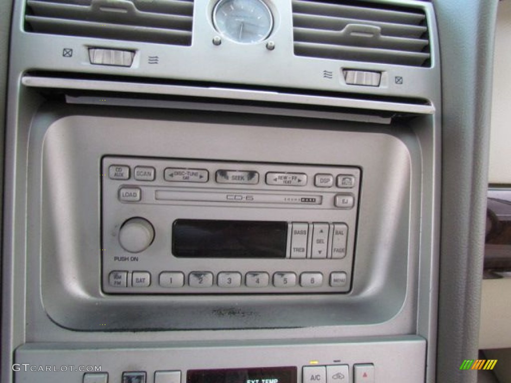 2004 Lincoln Navigator Luxury Audio System Photos