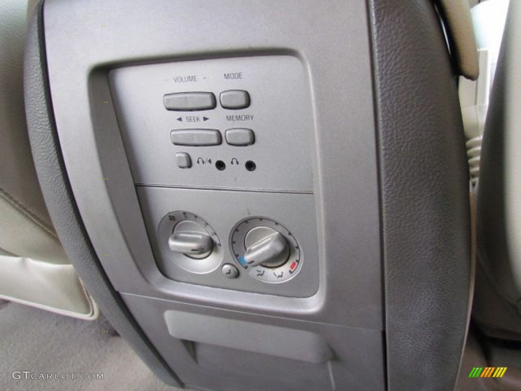 2004 Lincoln Navigator Luxury Controls Photo #77340594