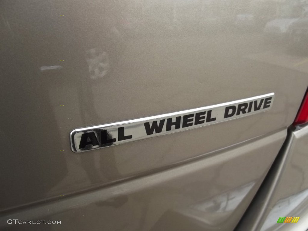 2004 Pacifica AWD - Linen Gold Metallic / Light Taupe photo #17