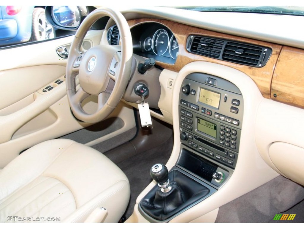 Ivory Interior 2004 Jaguar X-Type 2.5 Photo #77343531