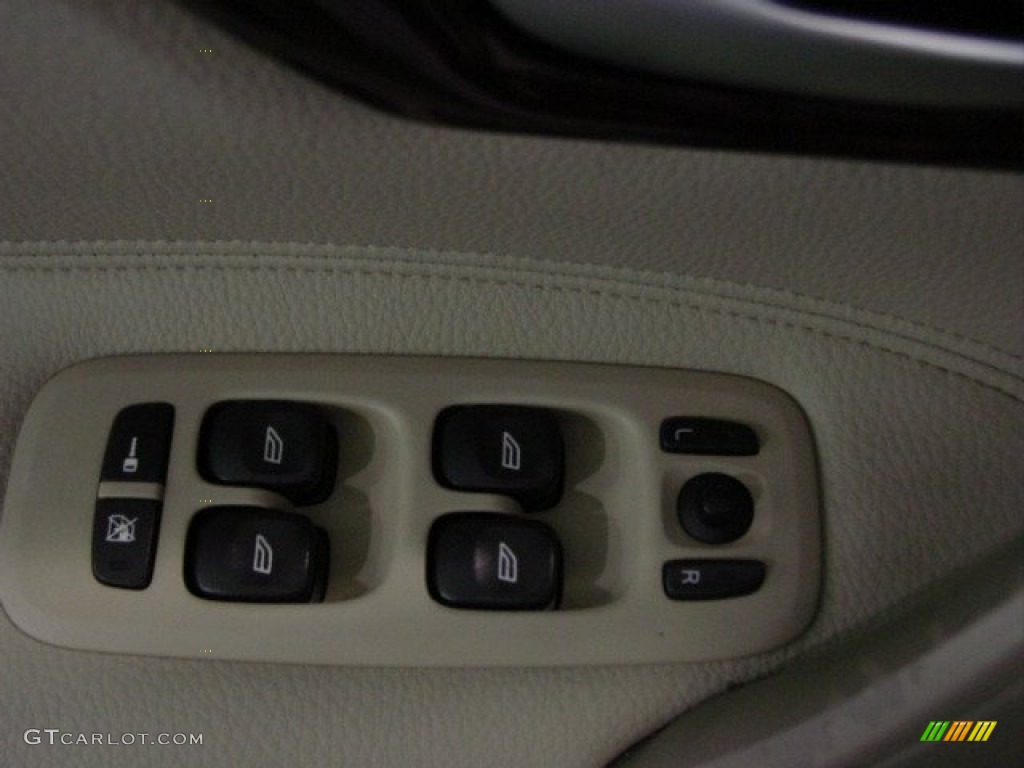 2005 V70 2.4 - Black / Taupe/Light Taupe photo #16
