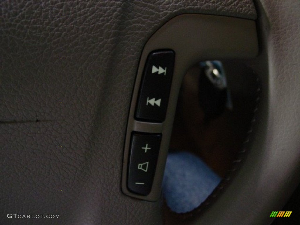 2005 V70 2.4 - Black / Taupe/Light Taupe photo #21