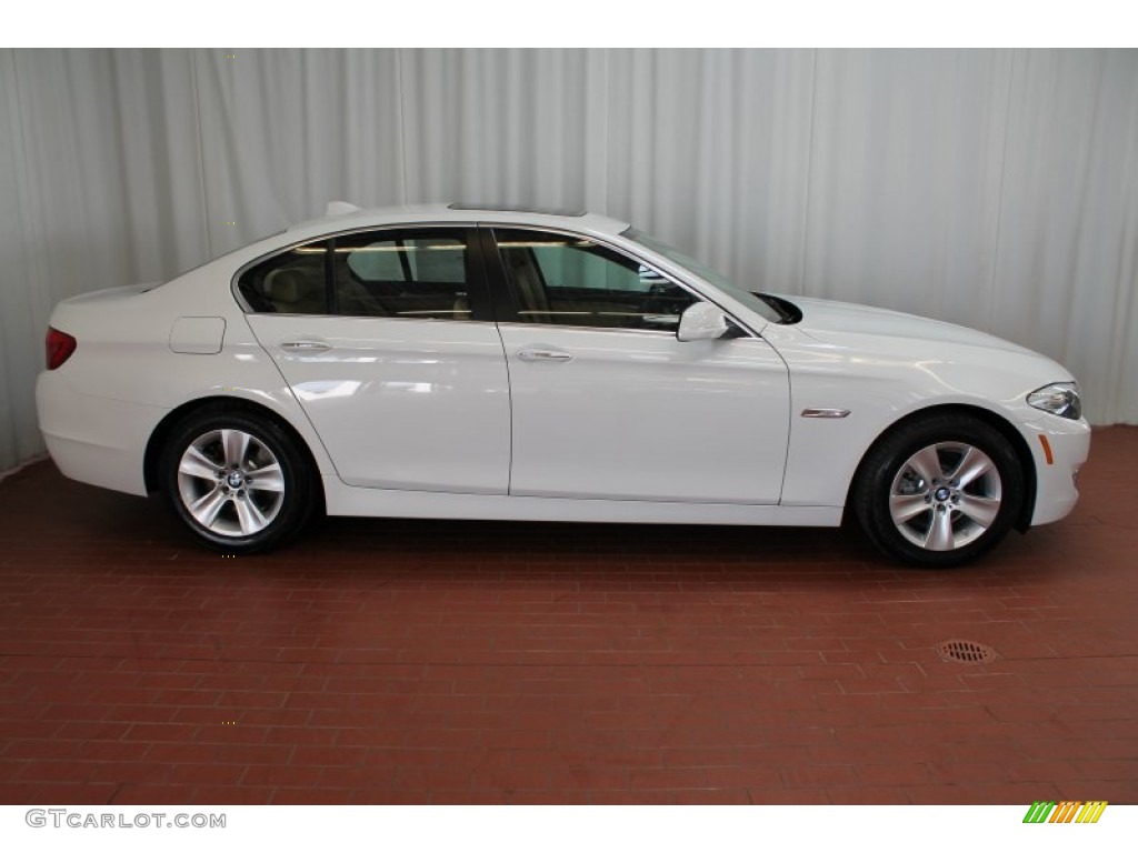 2013 5 Series 528i xDrive Sedan - Alpine White / Venetian Beige photo #3