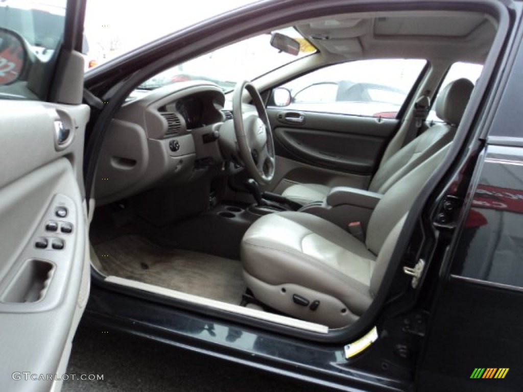 2005 Sebring Sedan - Brilliant Black / Dark Slate Gray photo #5