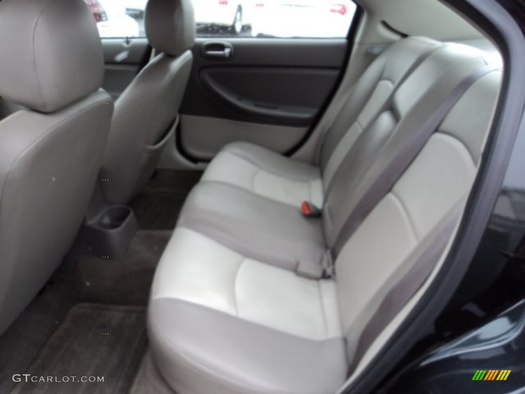 2005 Sebring Sedan - Brilliant Black / Dark Slate Gray photo #8
