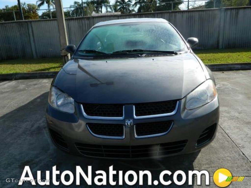 2004 Stratus SXT Sedan - Graphite Metallic / Dark Slate Gray photo #1