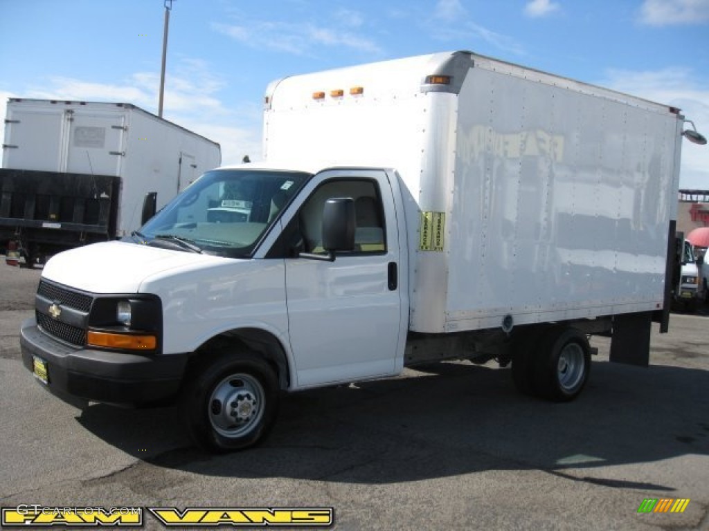 2009 Express Cutaway 3500 Commercial Moving Van - Summit White / Medium Pewter photo #3