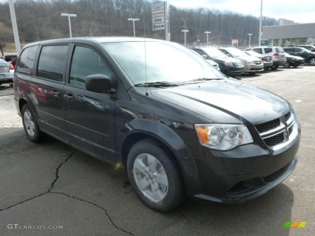 Brilliant Black Crystal Pearl 2013 Dodge Grand Caravan SE Exterior Photo #77350818