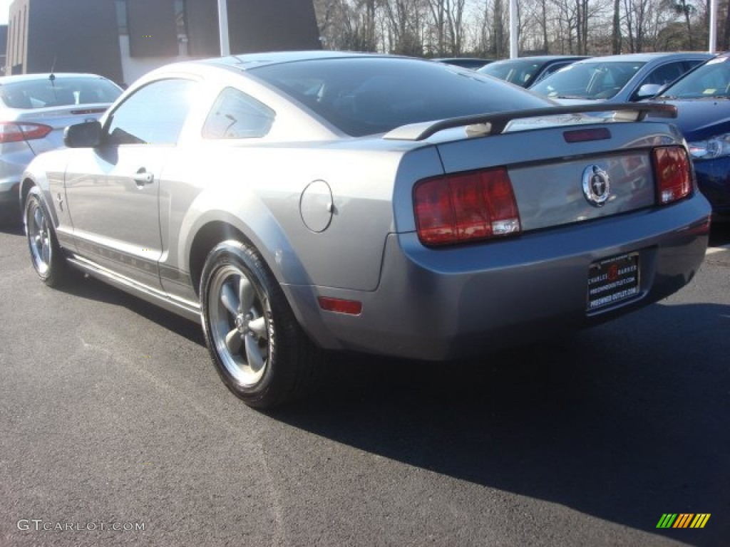 2006 Mustang V6 Premium Coupe - Tungsten Grey Metallic / Light Graphite photo #4