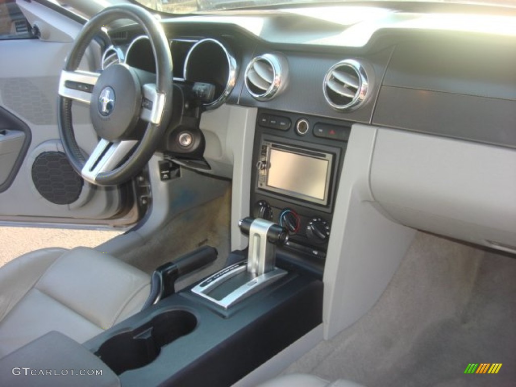 2006 Mustang V6 Premium Coupe - Tungsten Grey Metallic / Light Graphite photo #10