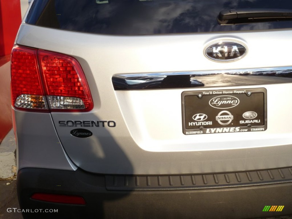 2012 Sorento LX AWD - Bright Silver / Black photo #4