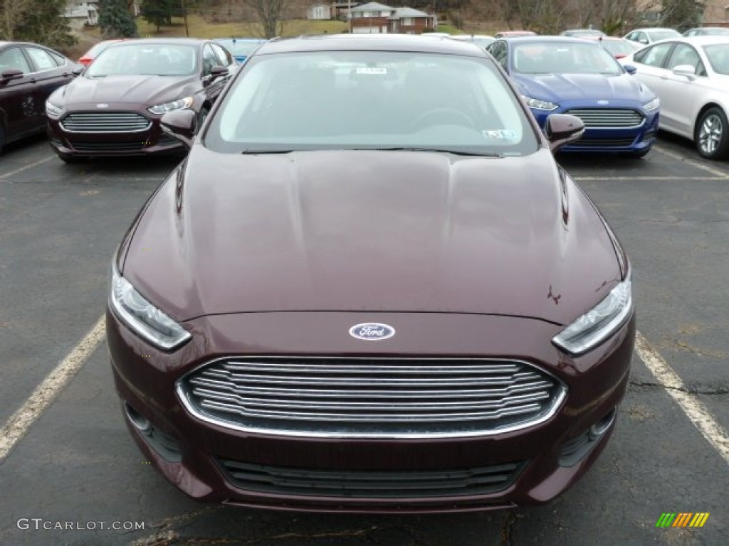 2013 Fusion SE 1.6 EcoBoost - Bordeaux Reserve Red Metallic / SE Appearance Package Charcoal Black/Red Stitching photo #6