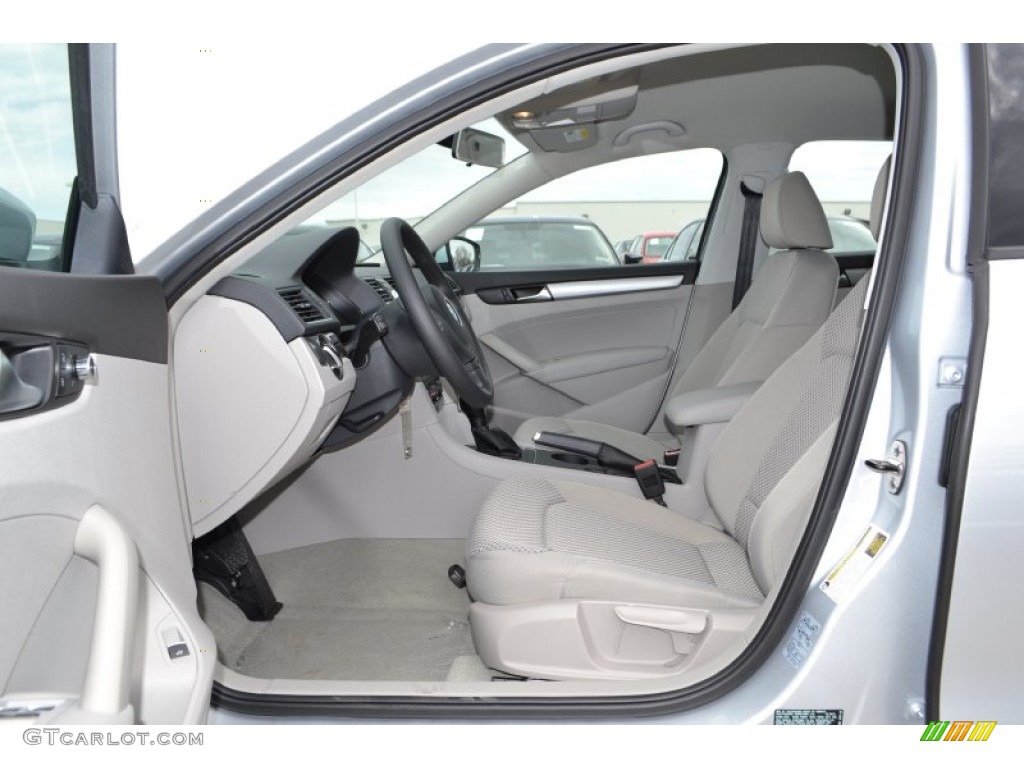 Moonrock Gray Interior 2013 Volkswagen Passat 2.5L S Photo #77355132