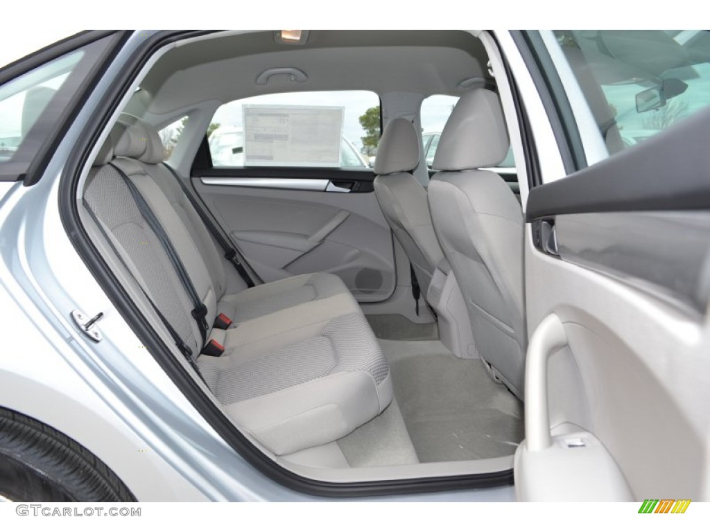 2013 Volkswagen Passat 2.5L S Rear Seat Photo #77355156