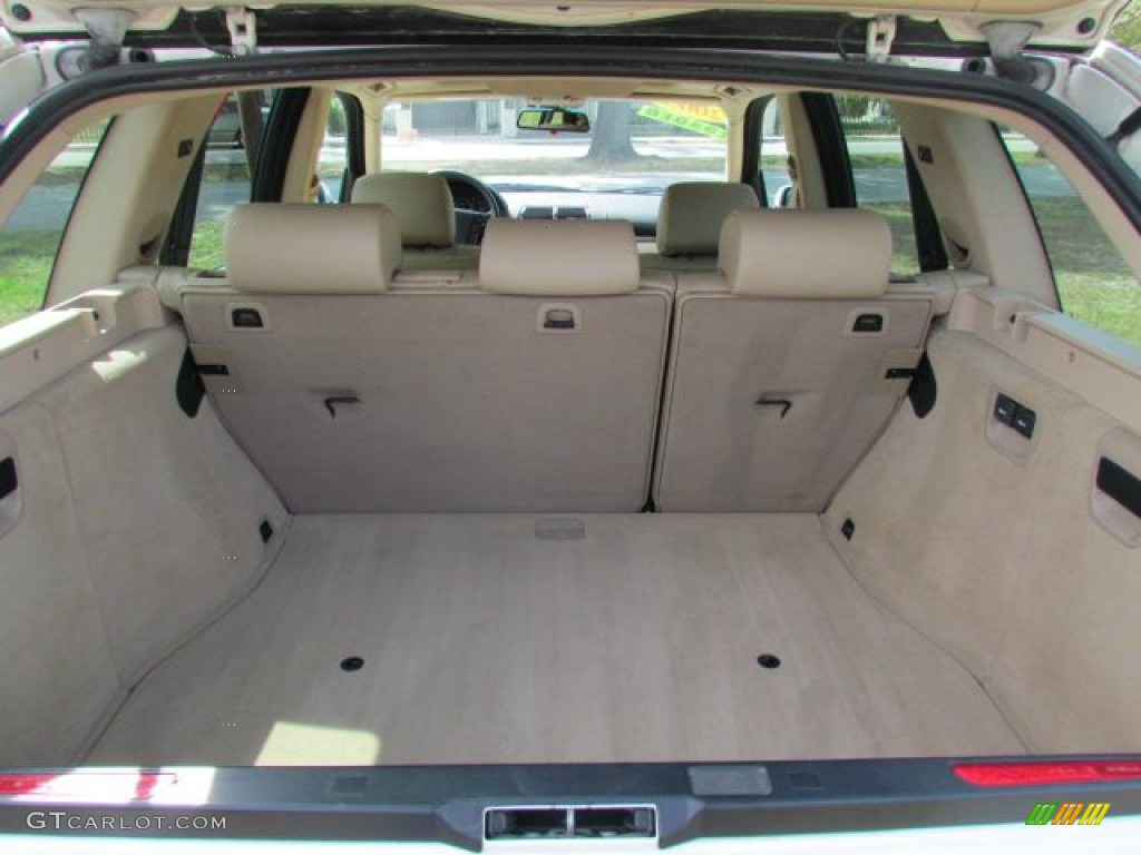 2005 BMW X5 4.4i Trunk Photo #77355432