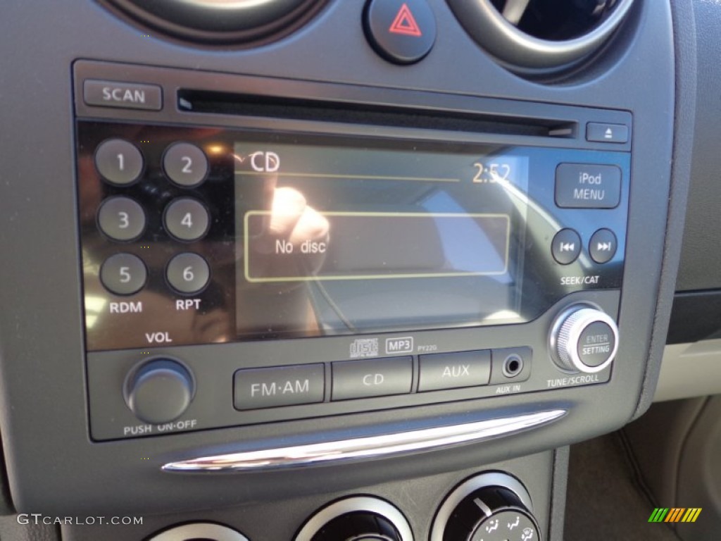 2011 Nissan Rogue SV Controls Photo #77357025