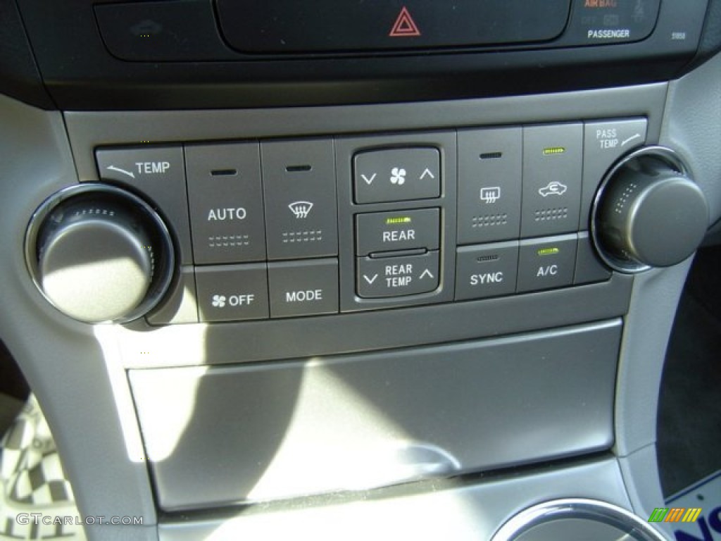 2008 Toyota Highlander Sport Controls Photo #77358285