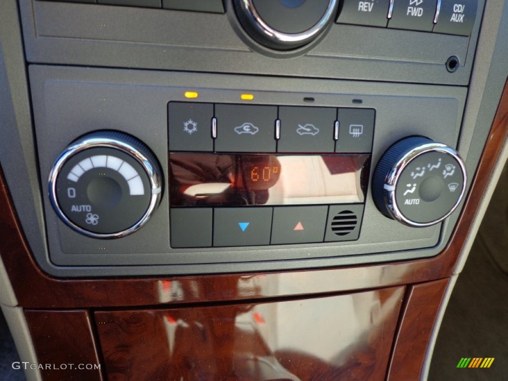 2007 Saturn Aura XR Controls Photo #77360226
