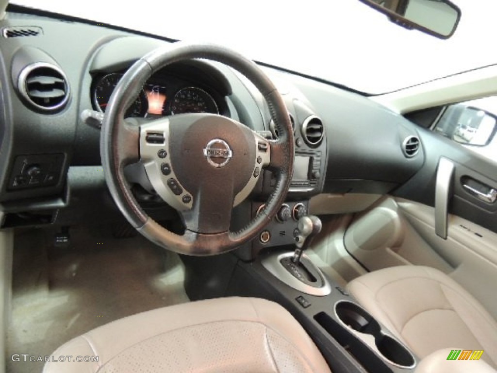 2011 Rogue SL AWD - Wicked Black / Gray photo #17