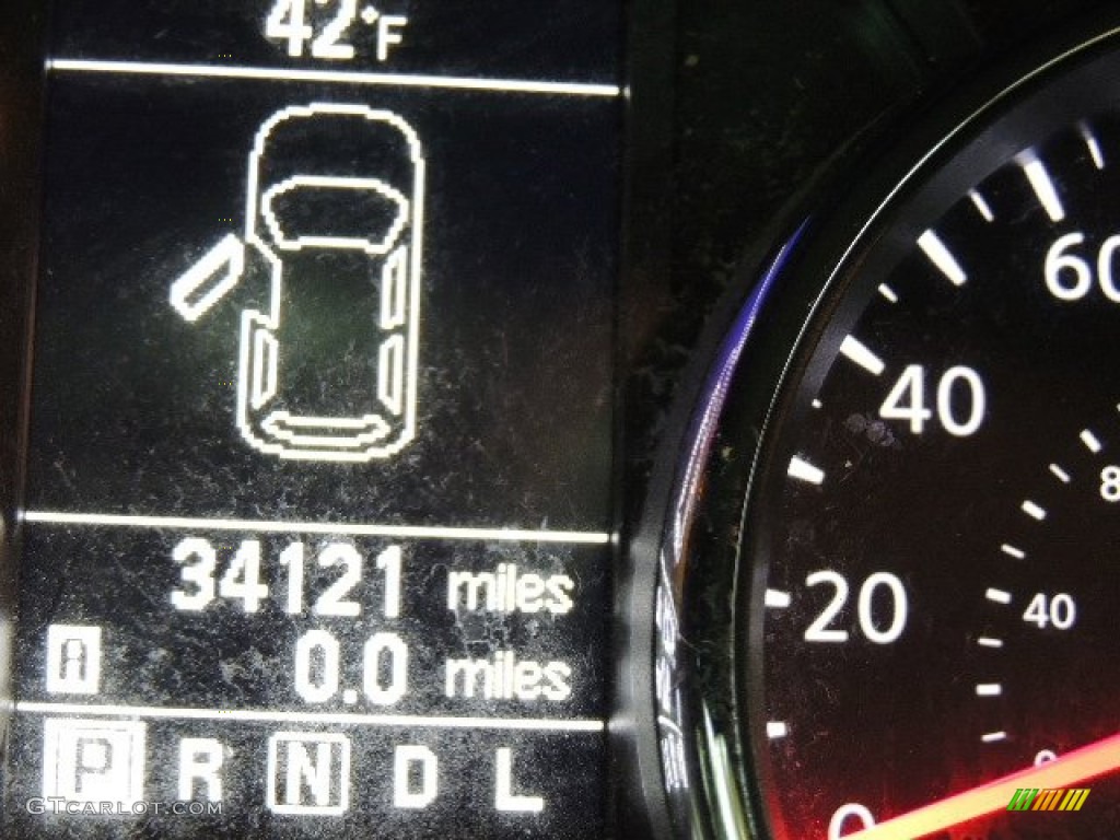 2011 Rogue SL AWD - Wicked Black / Gray photo #24
