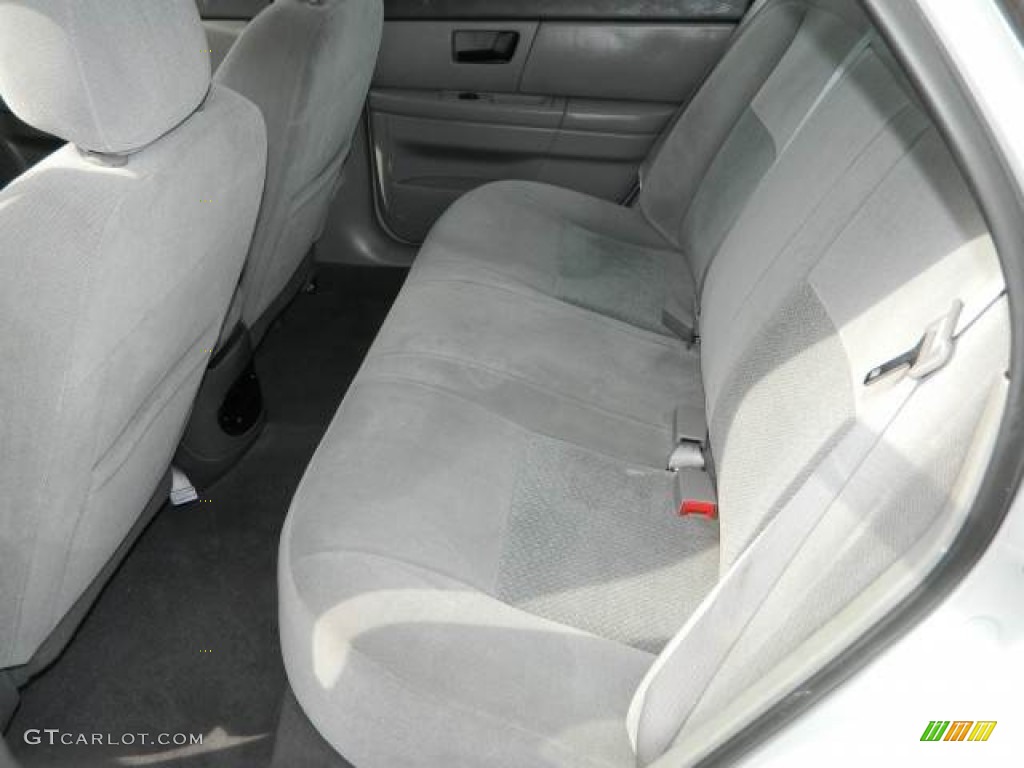 2004 Ford Taurus LX Sedan Rear Seat Photo #77363357