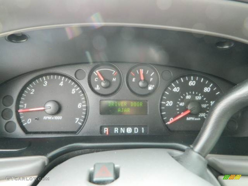 2004 Ford Taurus LX Sedan Gauges Photos