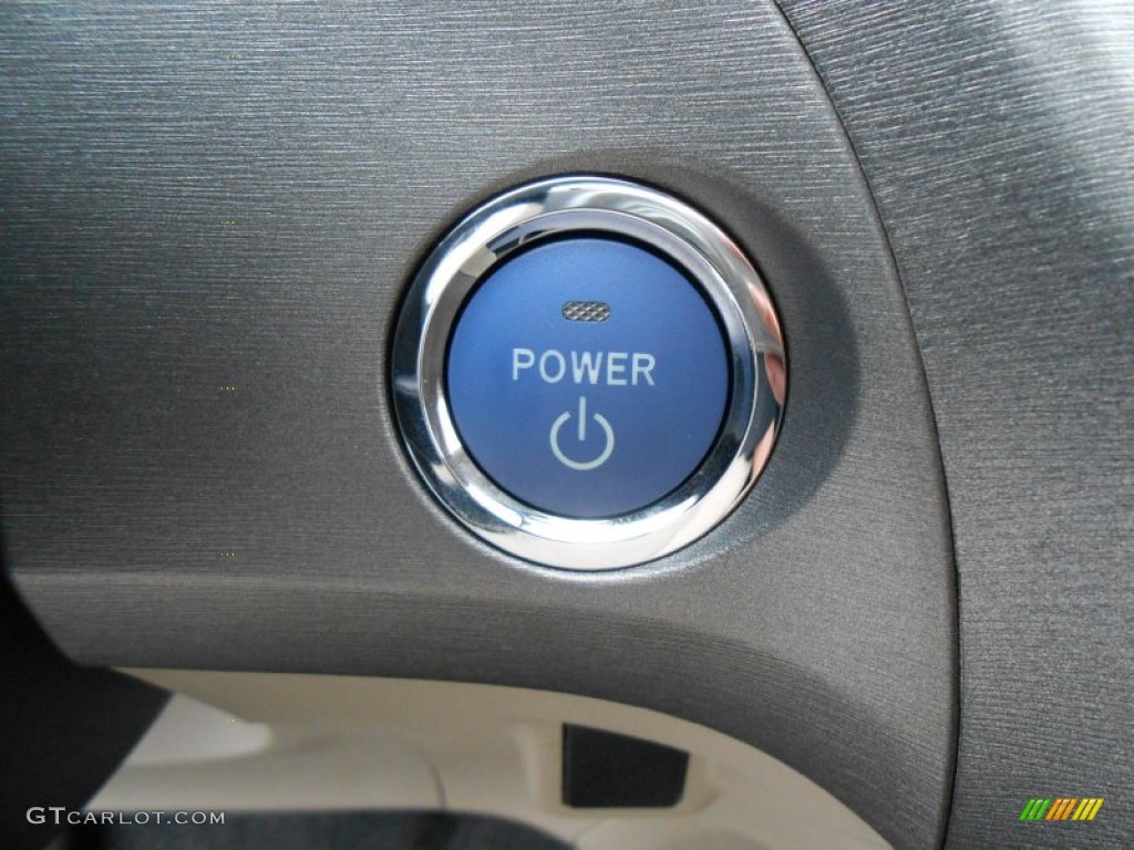 2013 Toyota Prius Three Hybrid Controls Photo #77364114