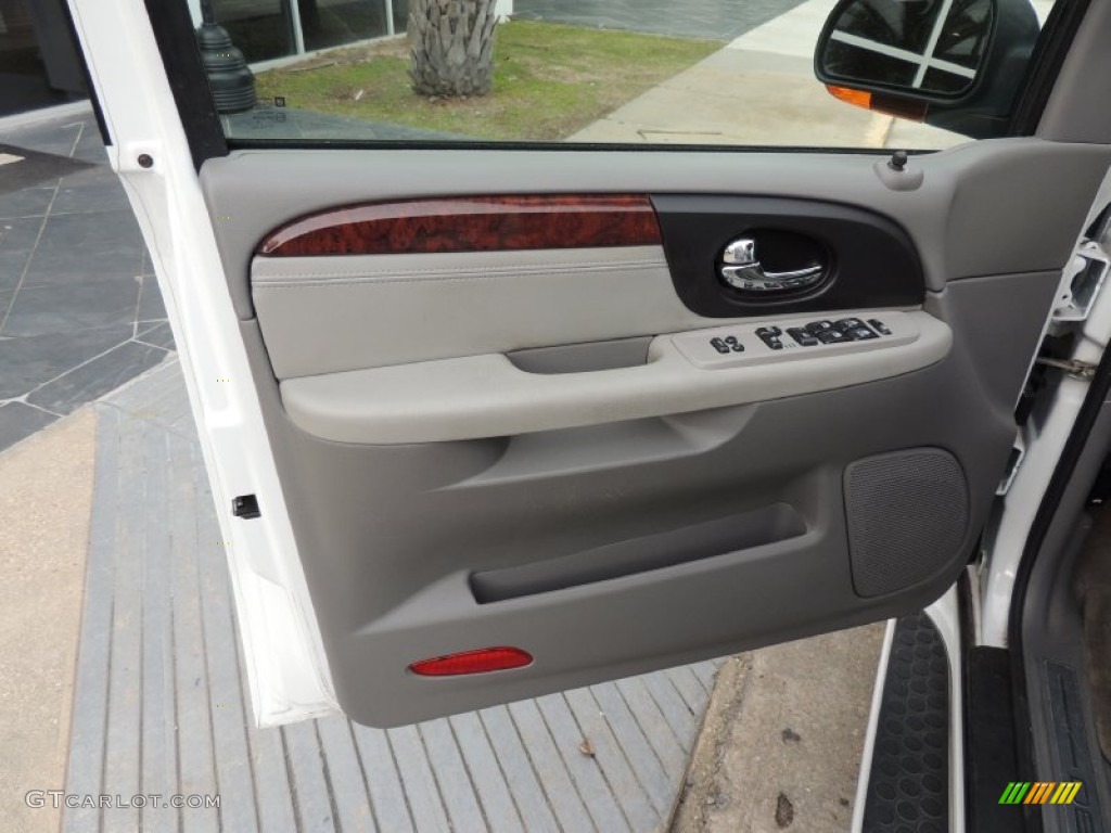 2005 GMC Envoy XL Denali Door Panel Photos