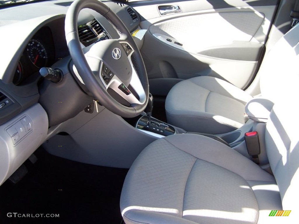 2012 Accent SE 5 Door - Boston Red / Gray photo #11