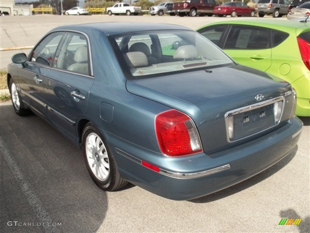 2005 XG350  - Celadon Green / Beige photo #4